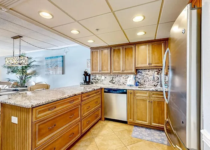 Holiday home Beachfront With Ocean-view Balcony Outdoor Pool Washer & Dryer & Ac *