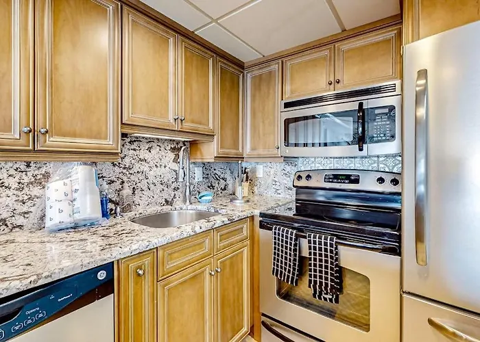 Holiday home Beachfront With Ocean-view Balcony Outdoor Pool Washer & Dryer & Ac *