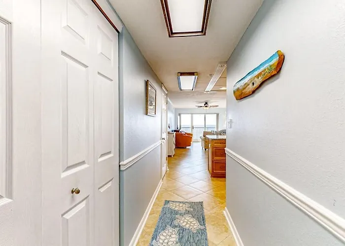 Holiday home Beachfront With Ocean-view Balcony Outdoor Pool Washer & Dryer & Ac *